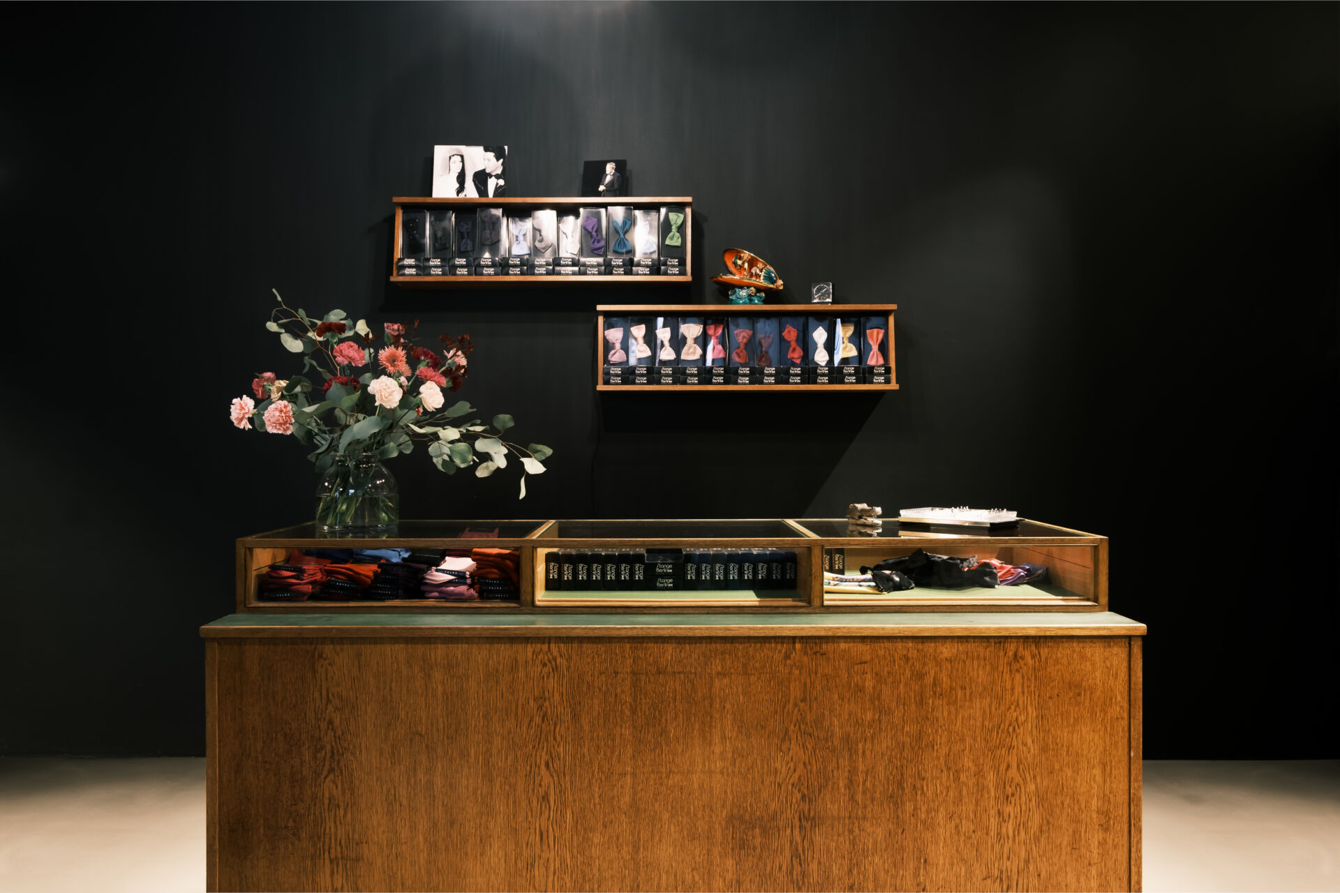 Ladentheke vom Smokingverleih Köln